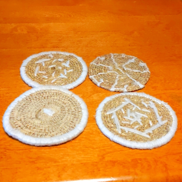 Four seagrass coasters - Picture 2 of 2